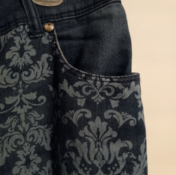 Chico's Platinum Women’s Blue Denim 2=L/12 Novelty Trendsetting Jeans Flashy - Picture 6 of 12